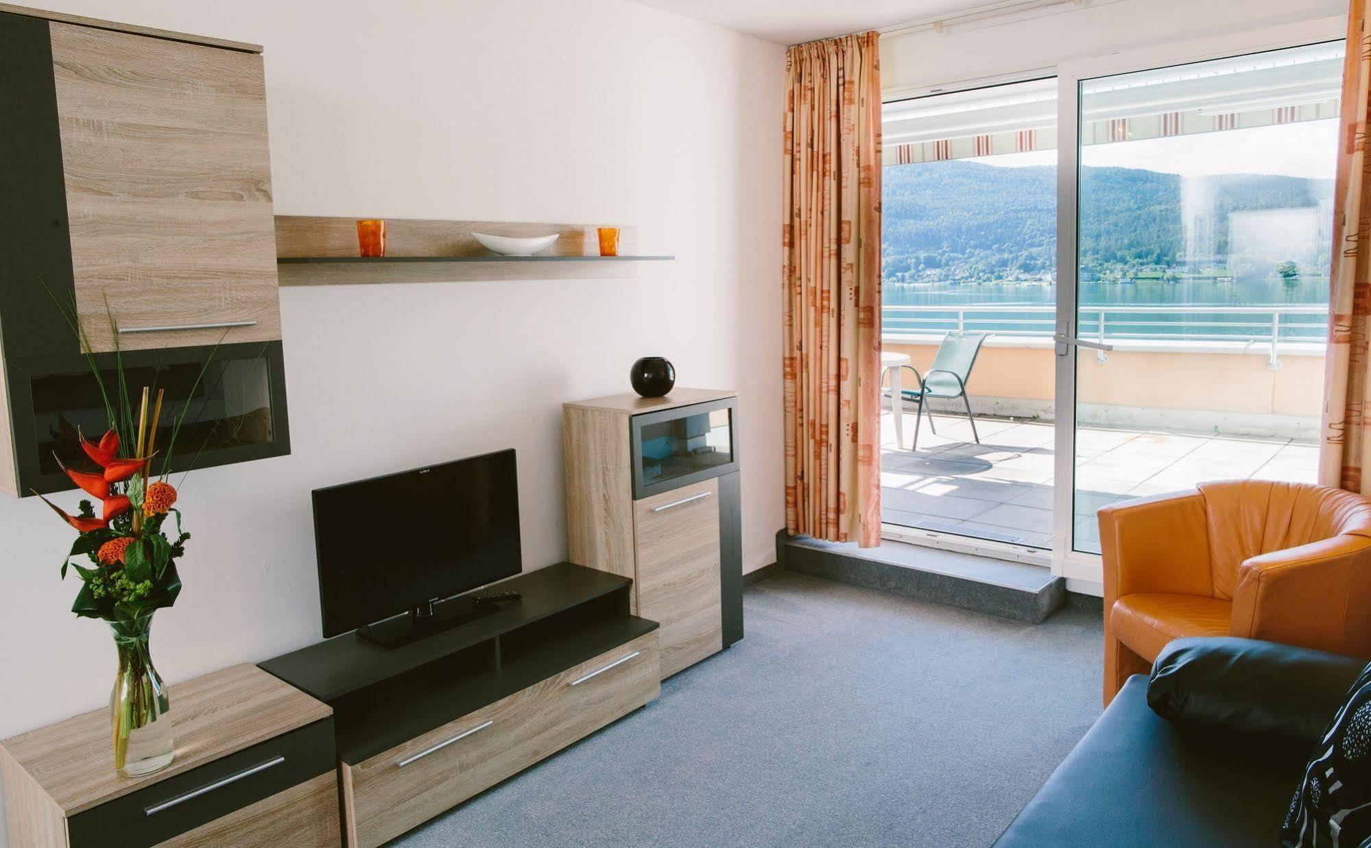 Ferienhotel Woerthersee Перчах-ам-Вертерзе Екстер'єр фото