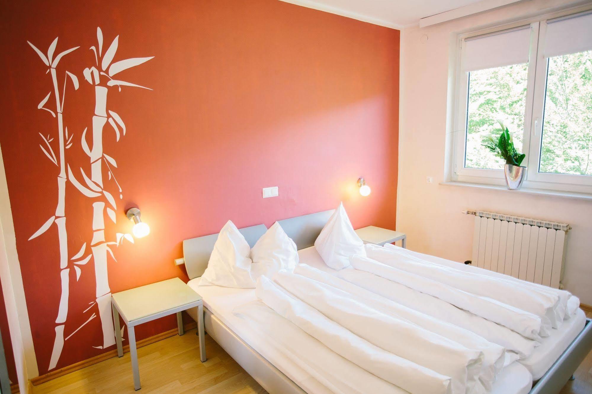 Ferienhotel Woerthersee Перчах-ам-Вертерзе Екстер'єр фото
